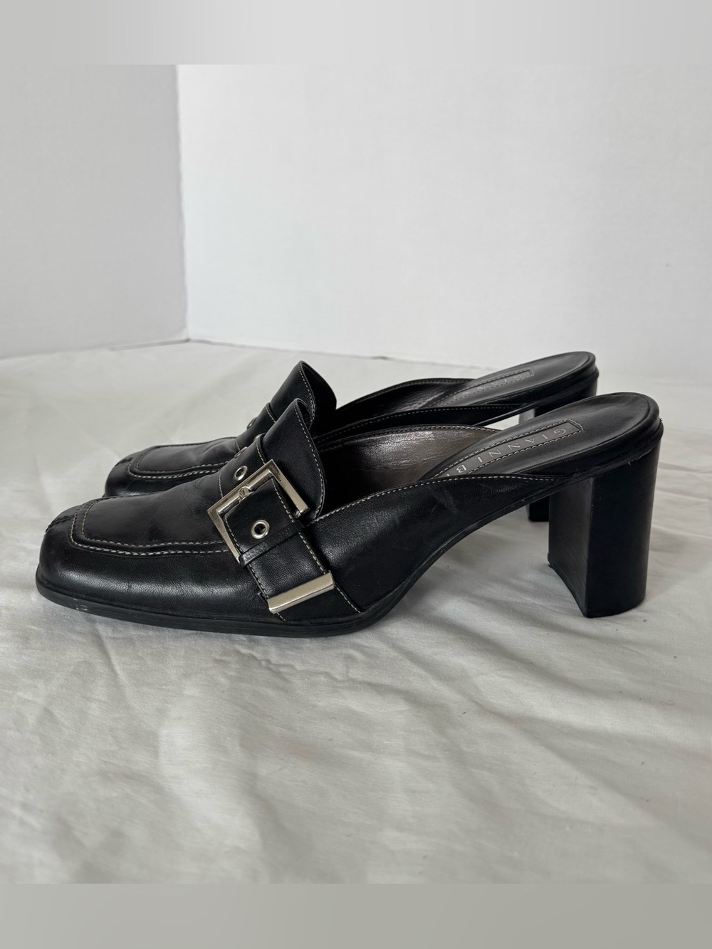 Gianni Bini vintage Black Leather Buckle Block-Heel Mules 8.5M